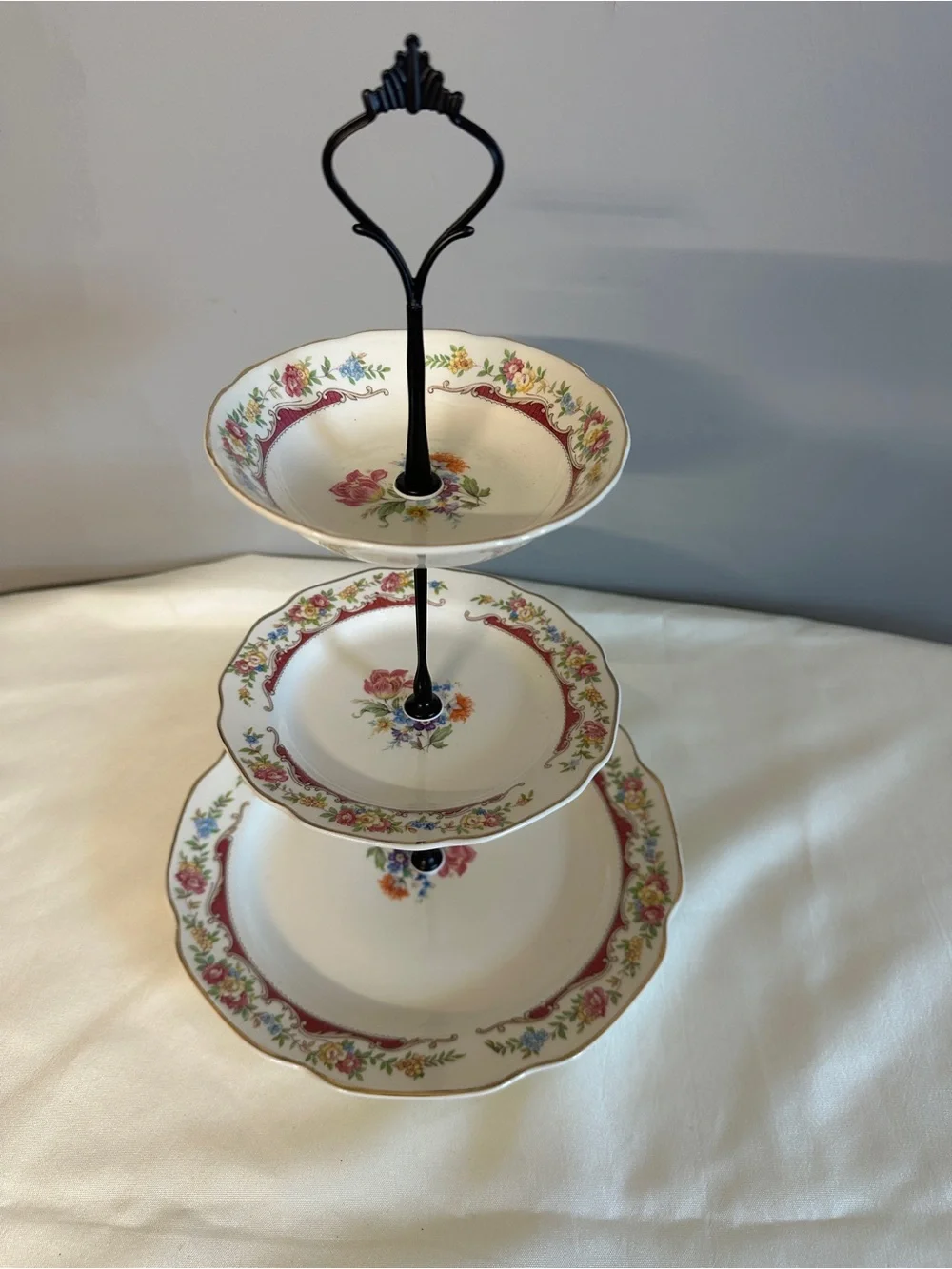 Premier Regal Three-Tier Floral Serving Stand in Cream and Pink 22kt